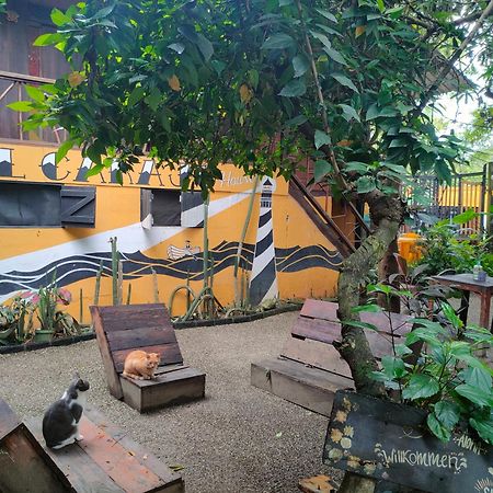 Al Carajo House Backpackers Host Hostel Montañita Kültér fotó