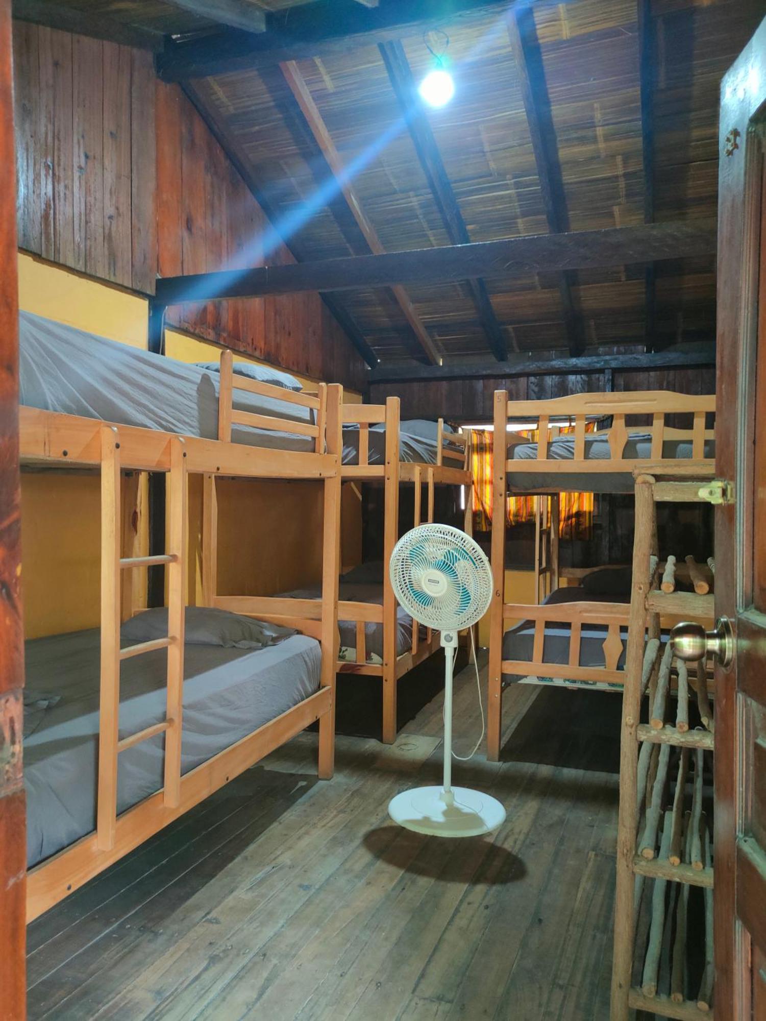 Al Carajo House Backpackers Host Hostel Montañita Kültér fotó
