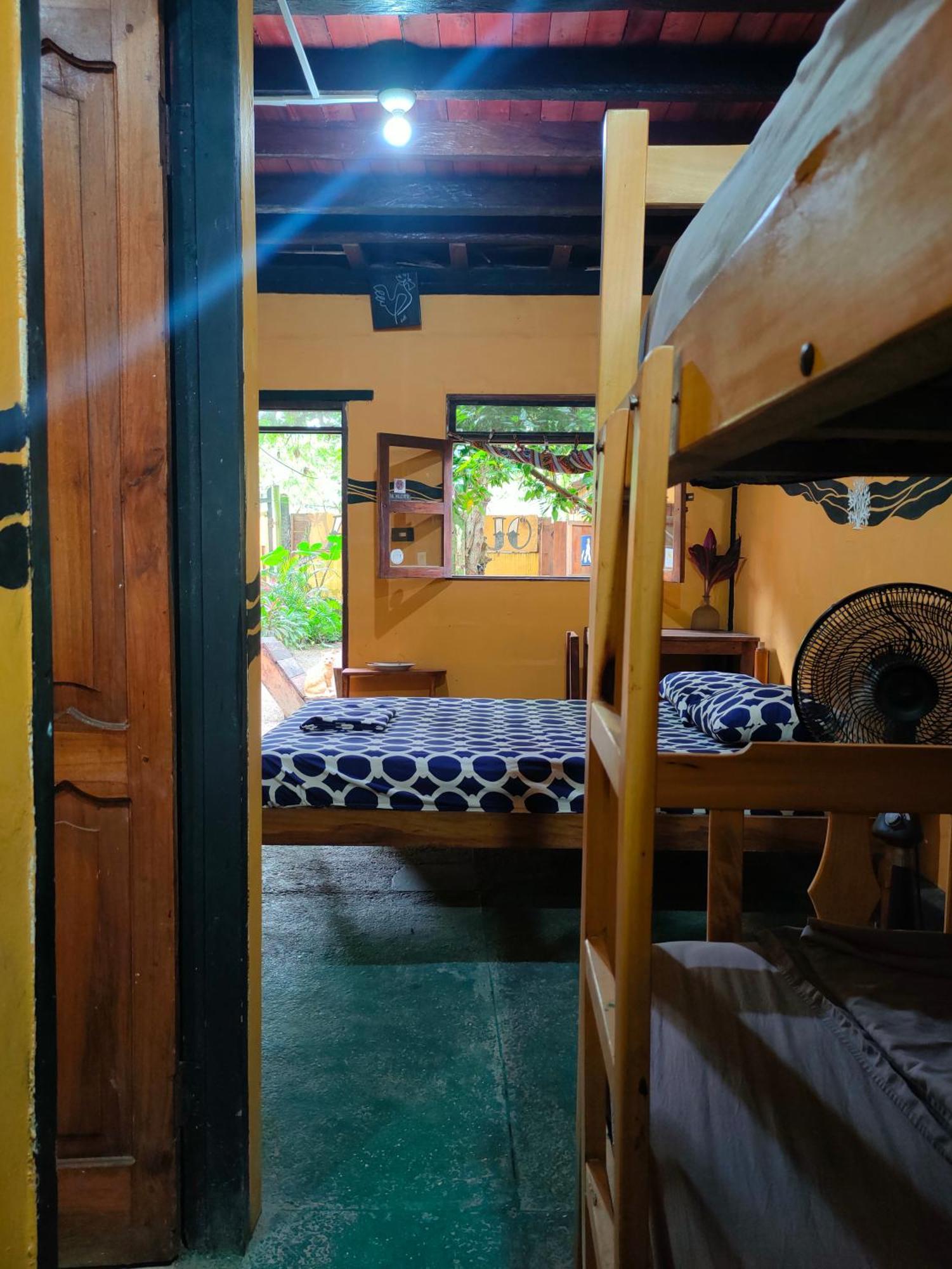Al Carajo House Backpackers Host Hostel Montañita Kültér fotó